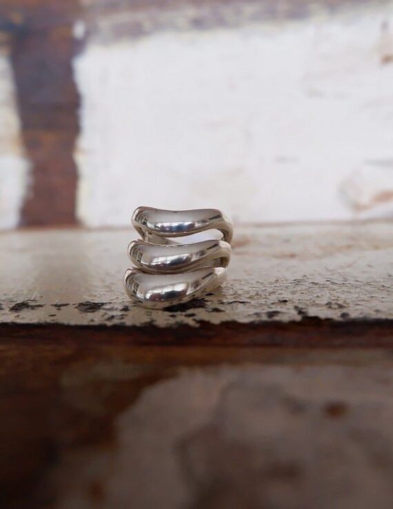 Sterling zilveren ring in V-vorm