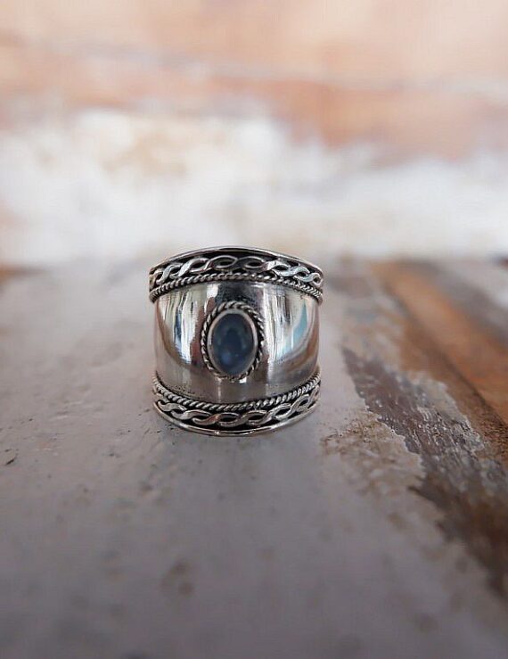 Zilveren ring met Regenboog Maansteen edelsteen