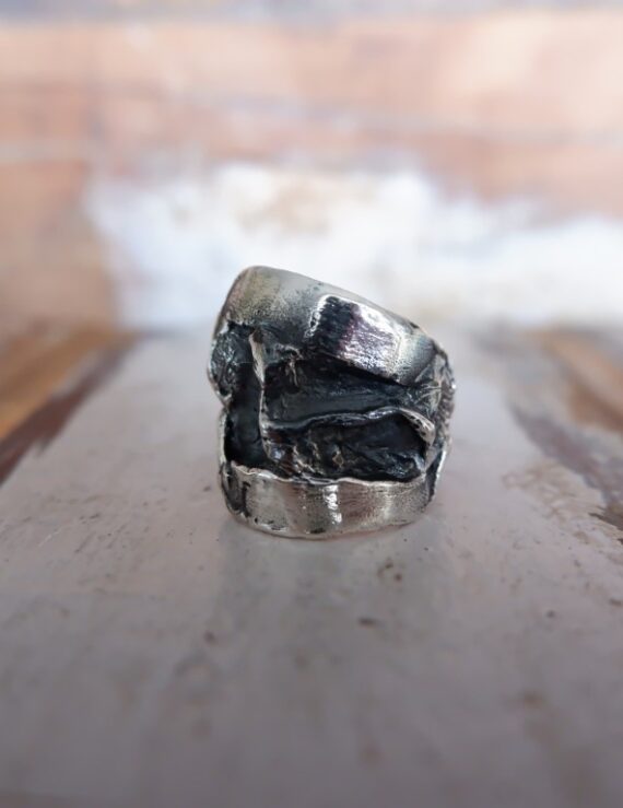 Moderne brede zilveren ring