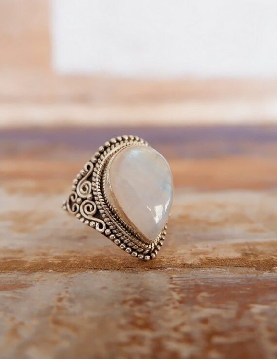 Zilveren ring met Maansteen edelsteen