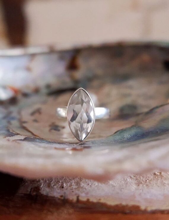Zilveren ring met Bergkristal