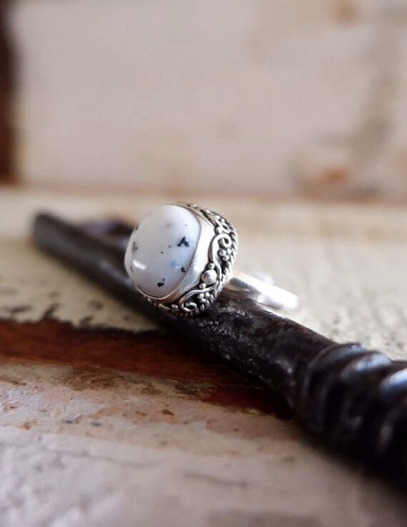 Zilveren ring met Dendriet Opaal