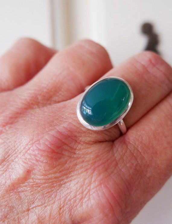 Zilveren ring met groene Onyx