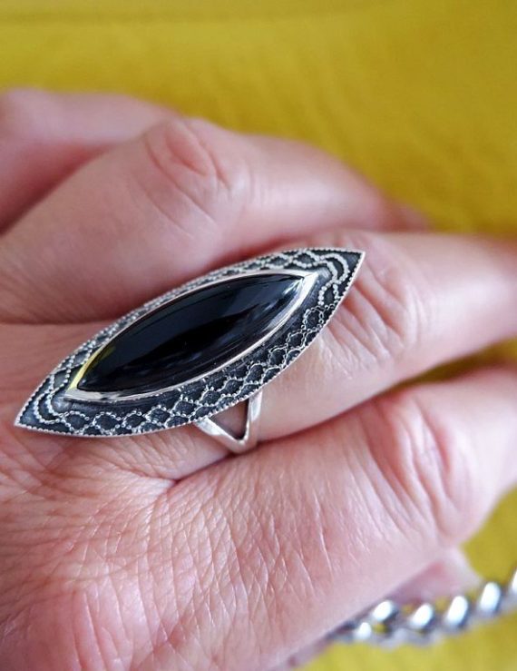 Zilveren ring met Onyx en Markasiet