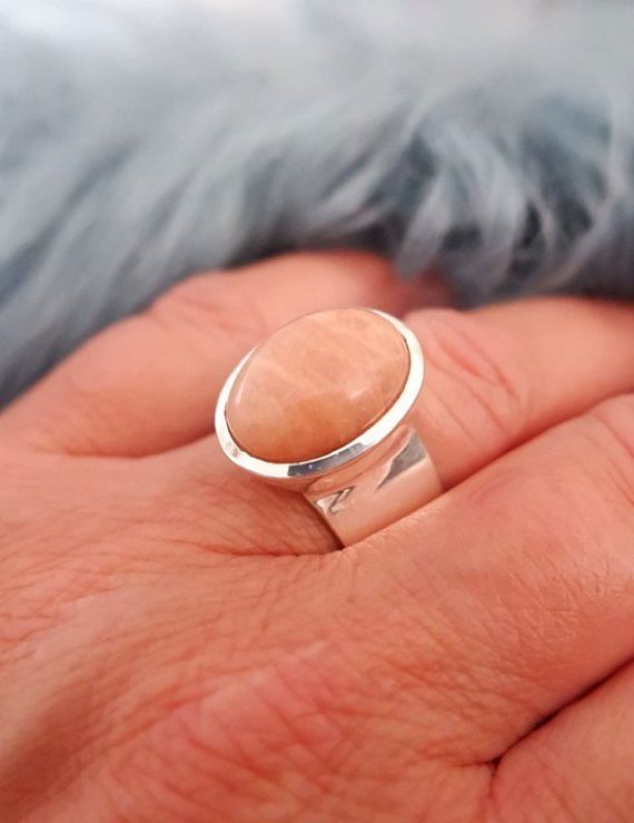 Zilveren ring met roze Amazoniet